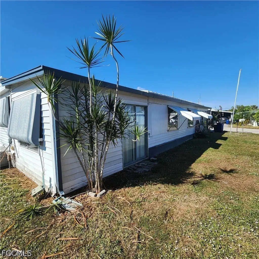 110 Gaslight Avenue North Fort Myers FL 33917