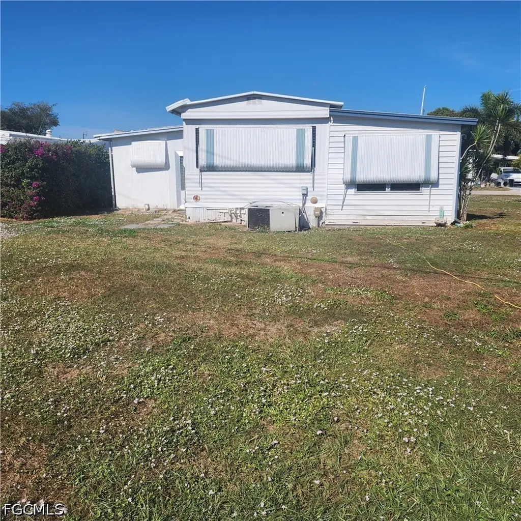 110 Gaslight Avenue North Fort Myers FL 33917