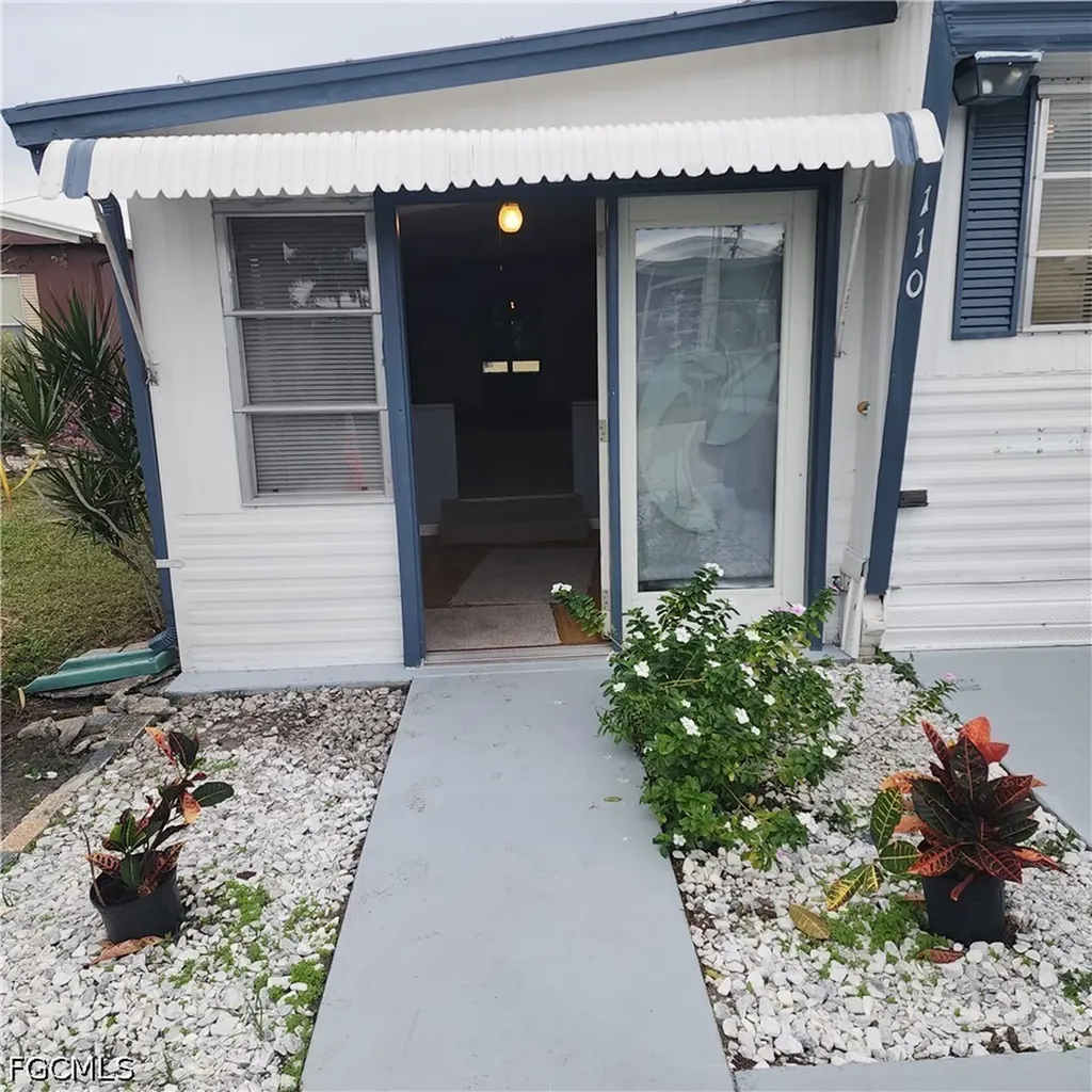 110 Gaslight Avenue North Fort Myers FL 33917
