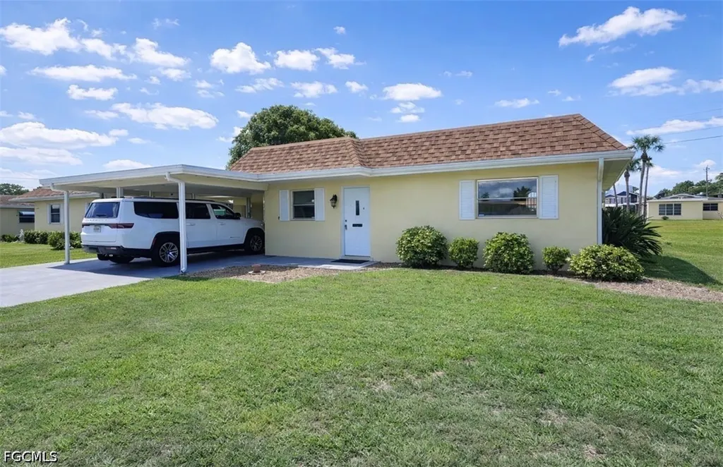 2210 Gardenia Way Lehigh Acres FL 33936
