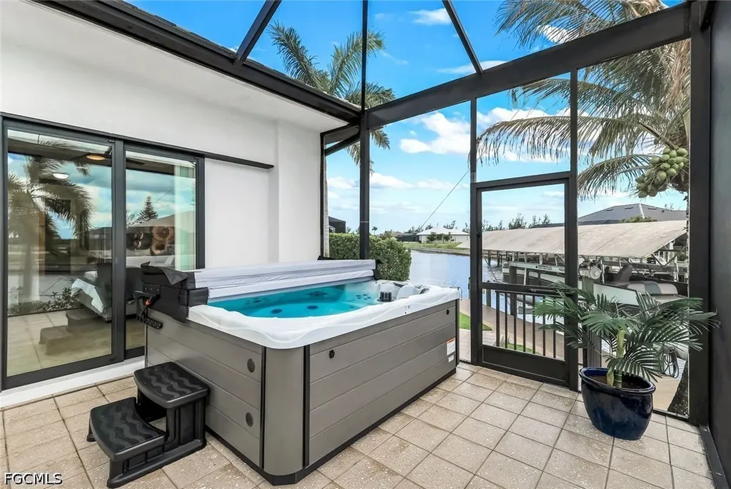 128 NW 39th Avenue Cape Coral FL 33993