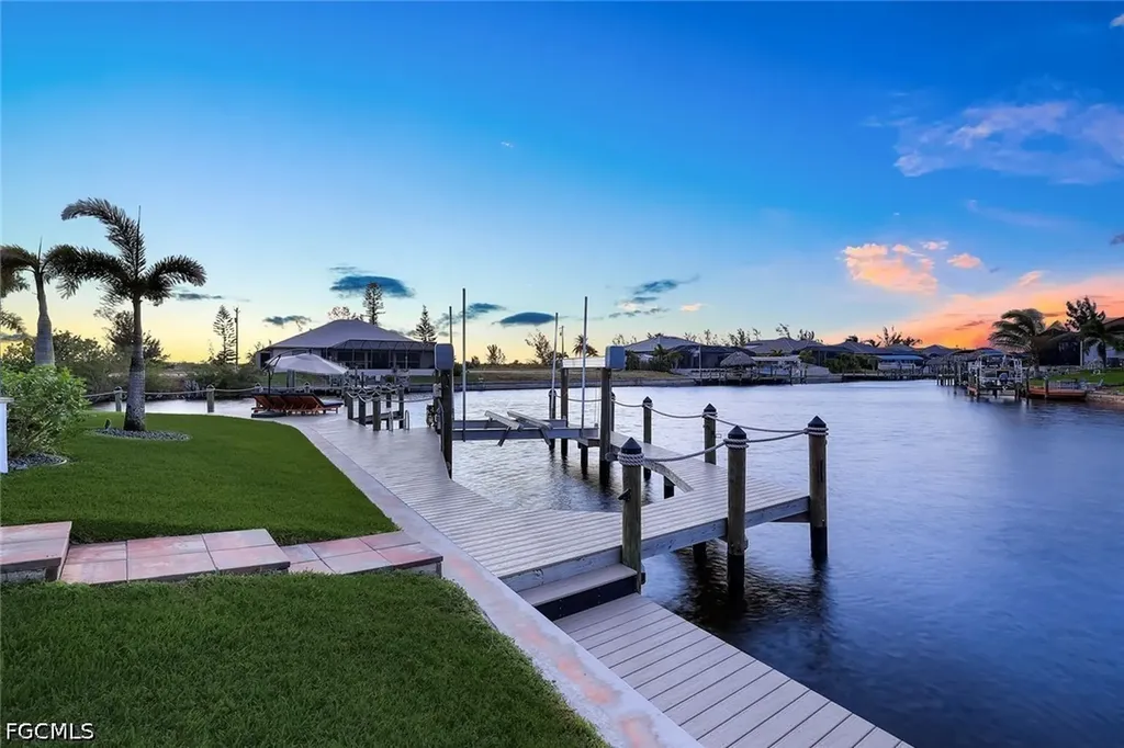 128 NW 39th Avenue Cape Coral FL 33993