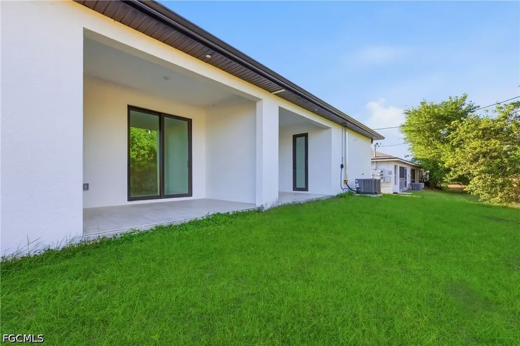 3631 SW Santa Barbara Place Cape Coral FL 33914