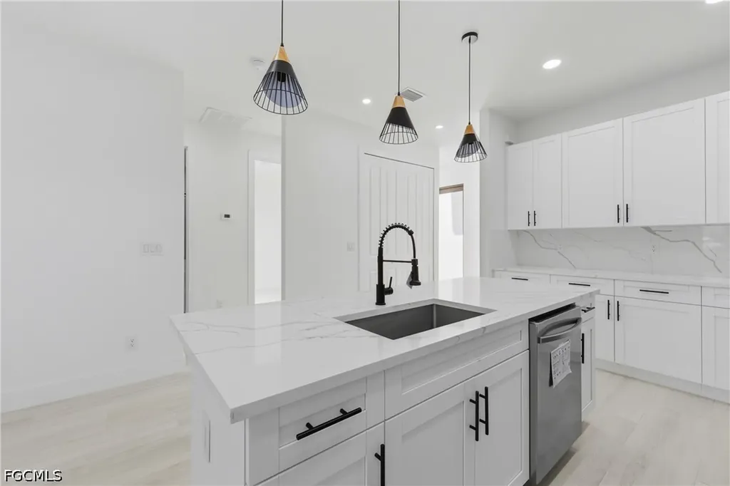 3631 SW Santa Barbara Place Cape Coral FL 33914