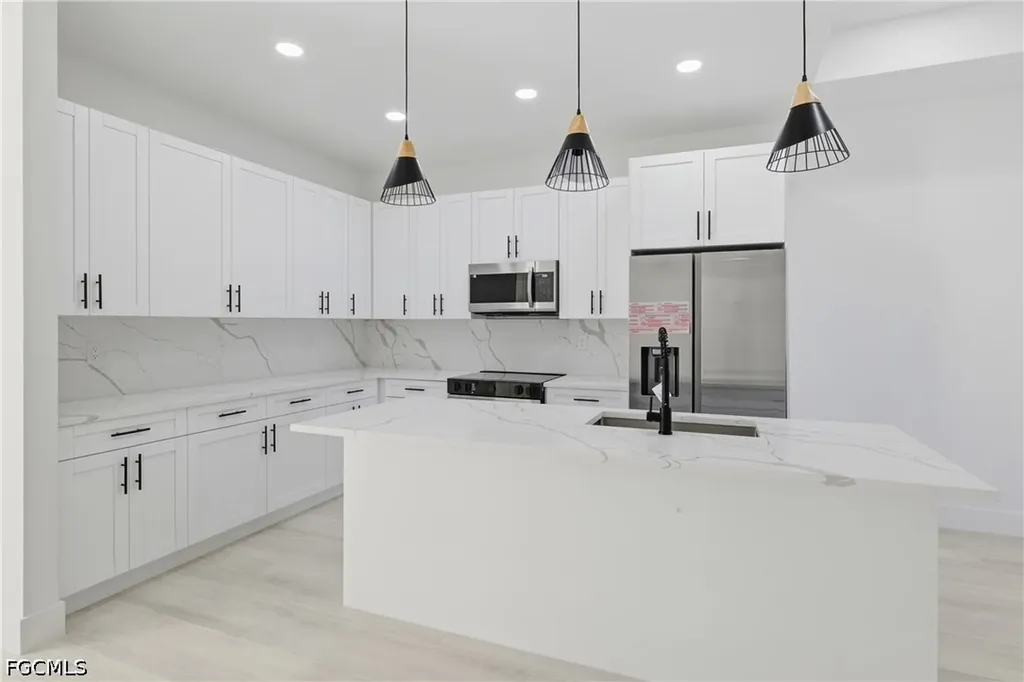 3631 SW Santa Barbara Place Cape Coral FL 33914