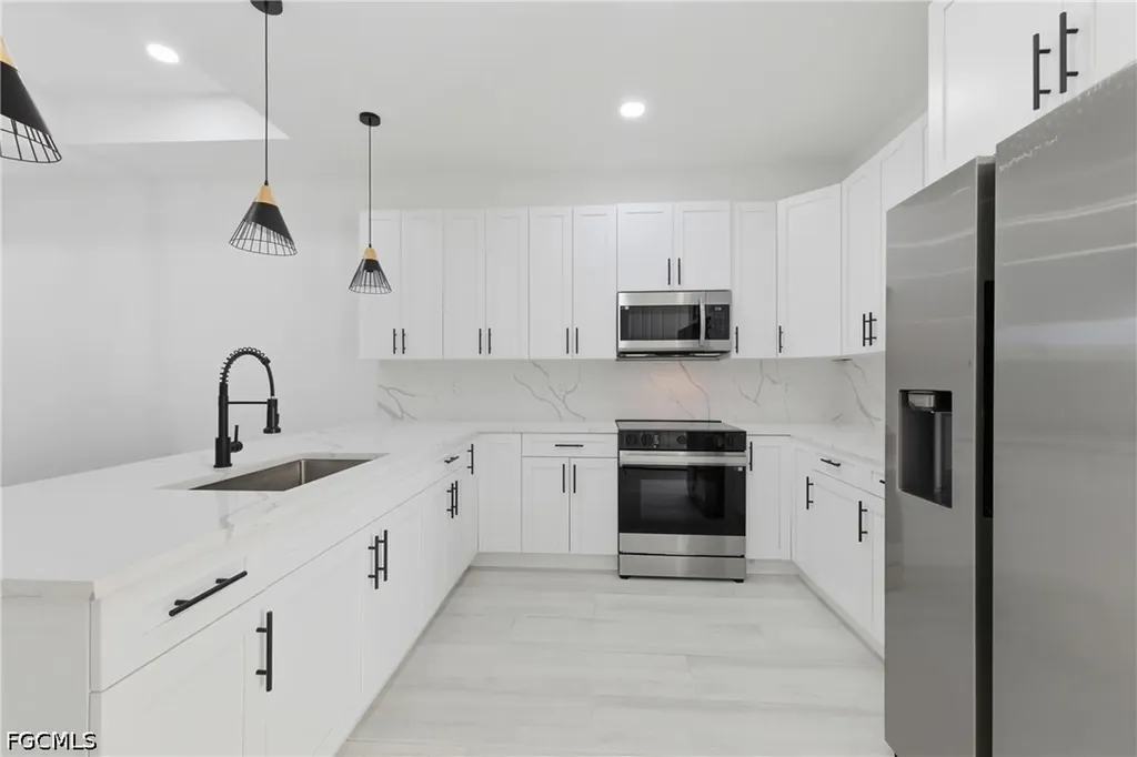 3631 SW Santa Barbara Place Cape Coral FL 33914