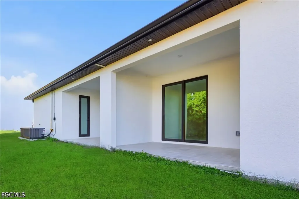 3631 SW Santa Barbara Place Cape Coral FL 33914