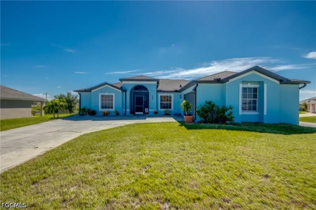 2613 SW 7th Place Cape Coral FL 33914