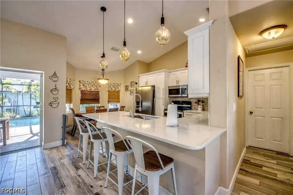 2613 SW 7th Place Cape Coral FL 33914