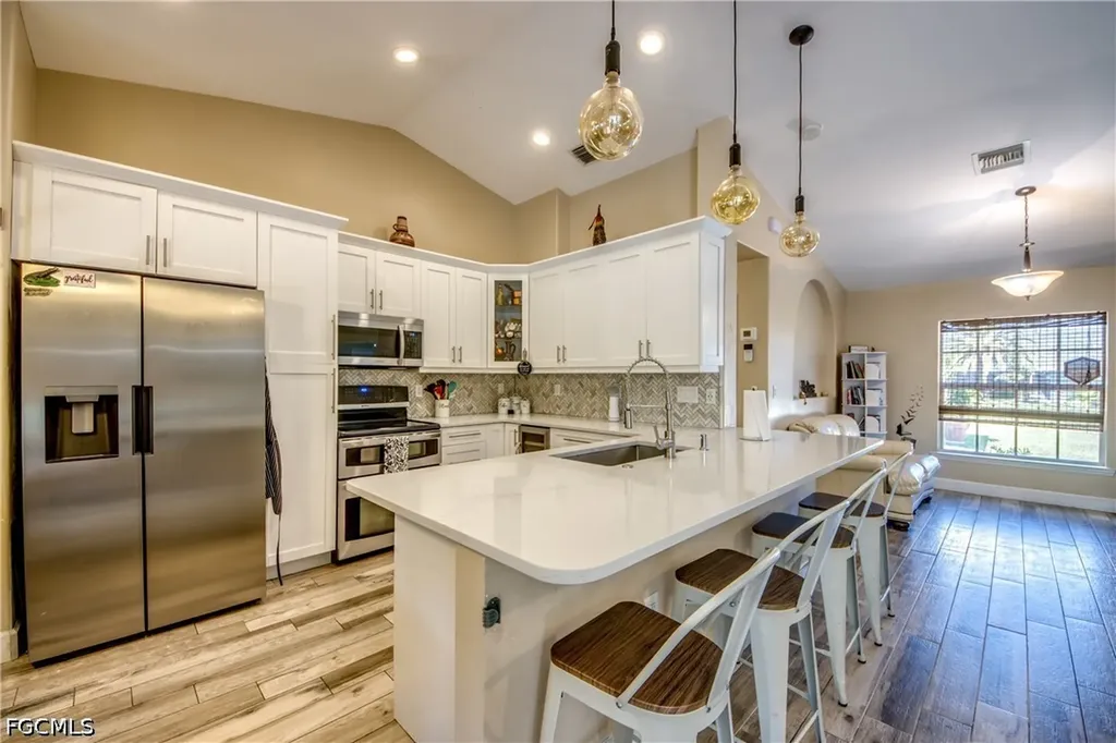 2613 SW 7th Place Cape Coral FL 33914