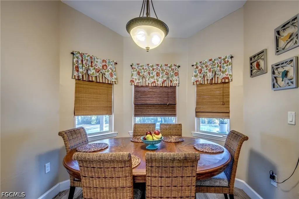 2613 SW 7th Place Cape Coral FL 33914