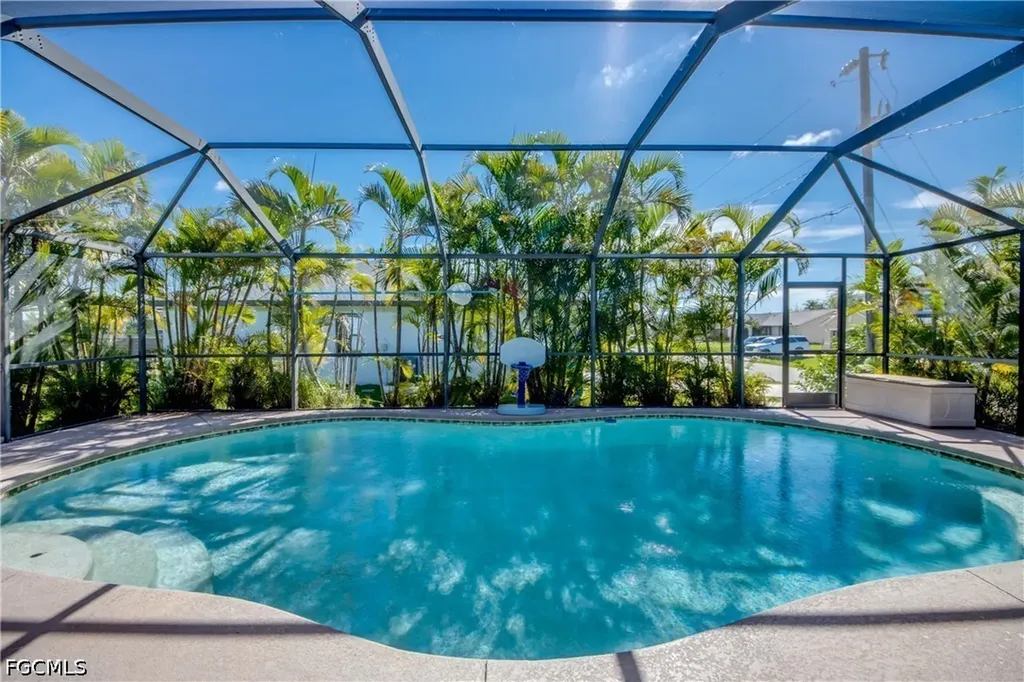 2613 SW 7th Place Cape Coral FL 33914