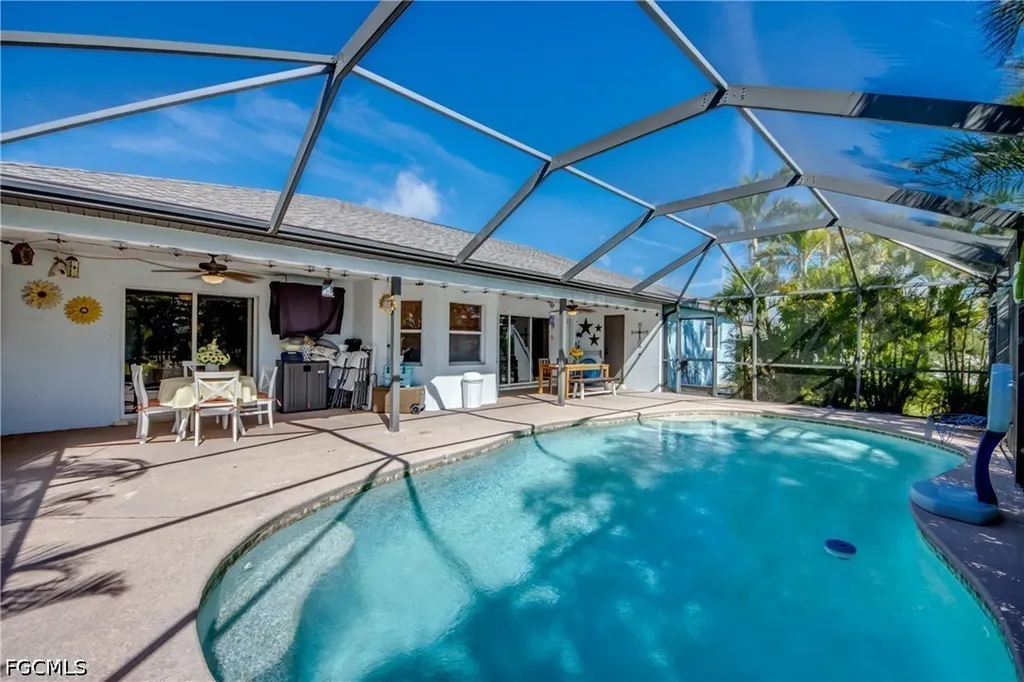 2613 SW 7th Place Cape Coral FL 33914