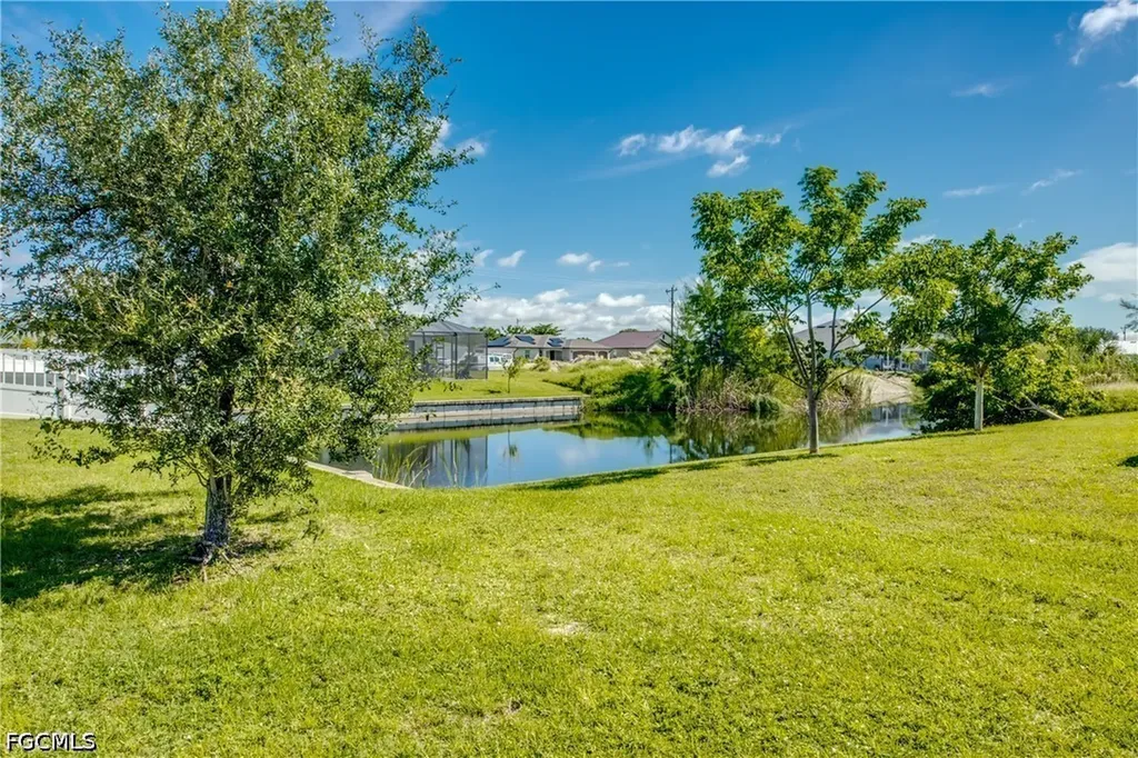 2613 SW 7th Place Cape Coral FL 33914