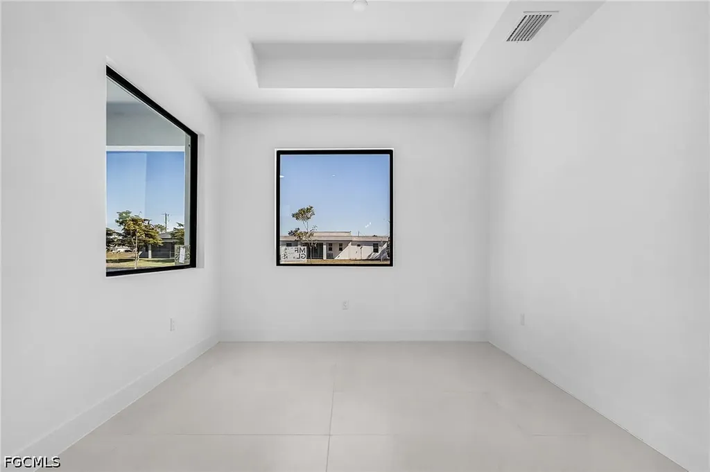 1015 SW 8th Court Cape Coral FL 33991