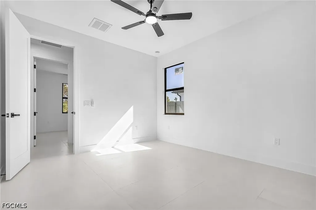 1015 SW 8th Court Cape Coral FL 33991