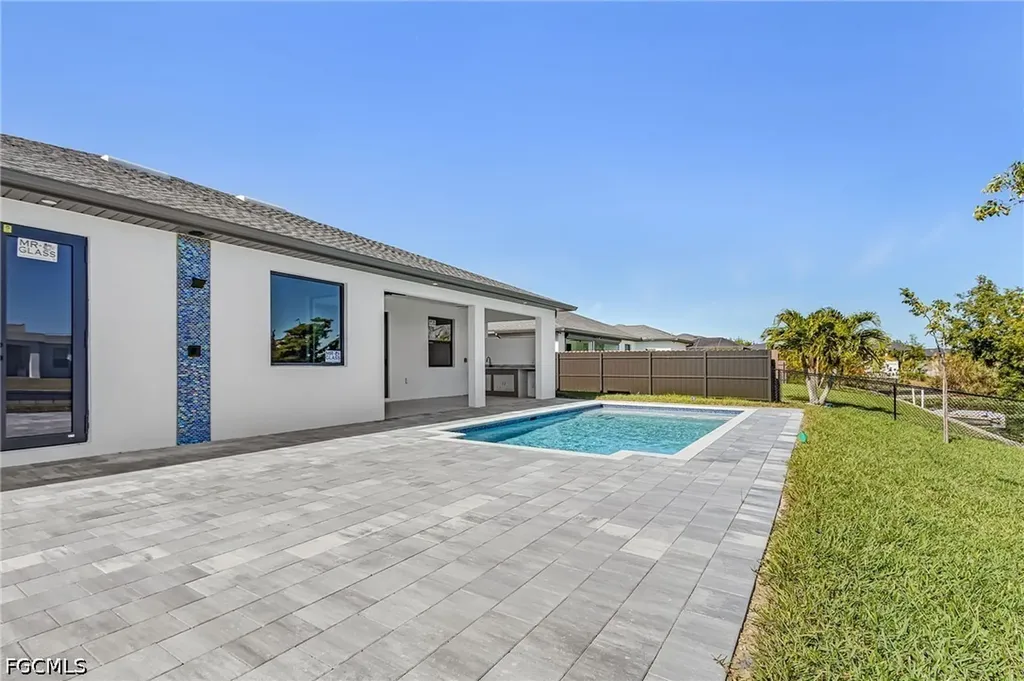 1015 SW 8th Court Cape Coral FL 33991