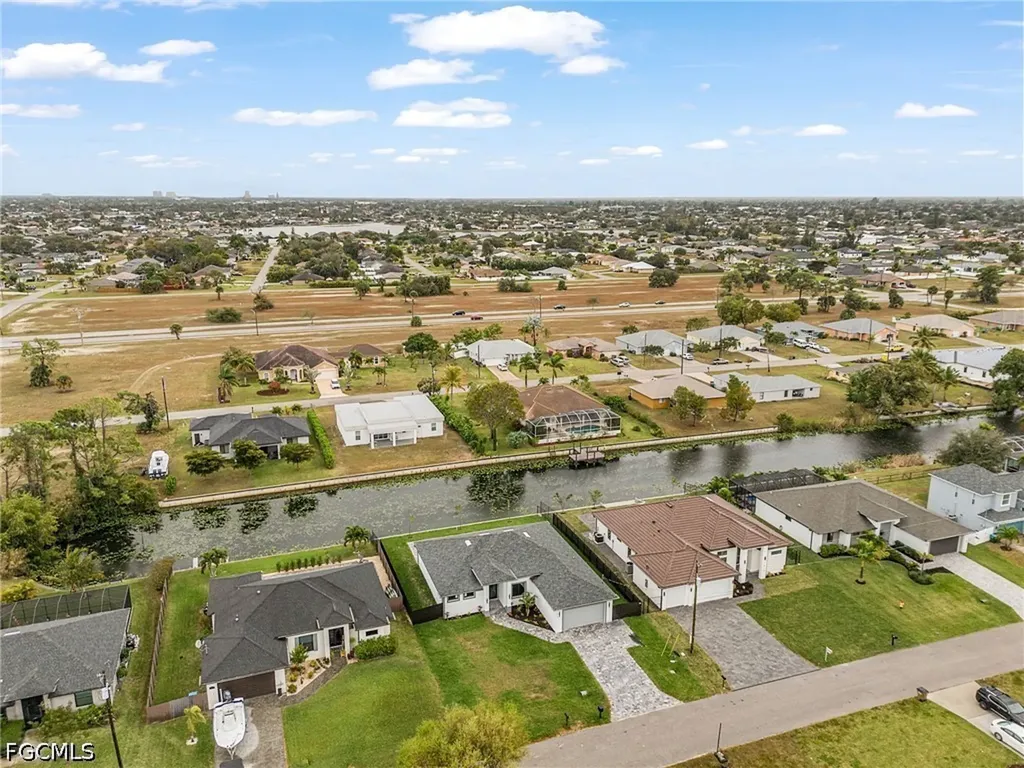1015 SW 8th Court Cape Coral FL 33991