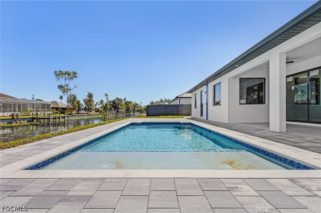 1015 SW 8th Court Cape Coral FL 33991