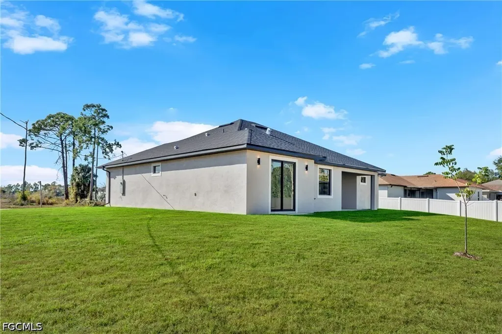 1142 Edelweiss Street E Lehigh Acres FL 33974