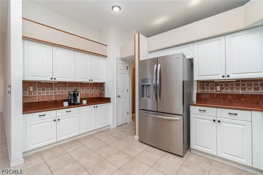 2725 SW 28th Place Cape Coral FL 33914