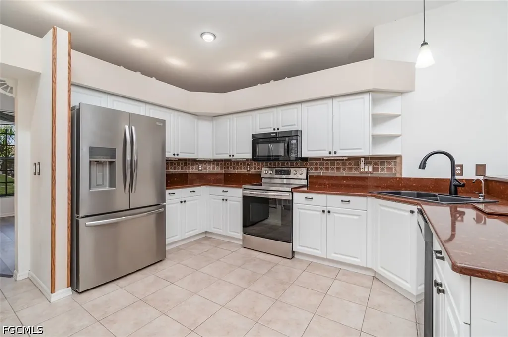2725 SW 28th Place Cape Coral FL 33914