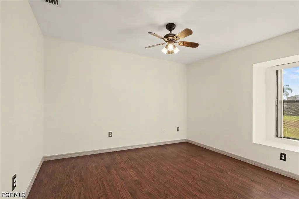 2725 SW 28th Place Cape Coral FL 33914