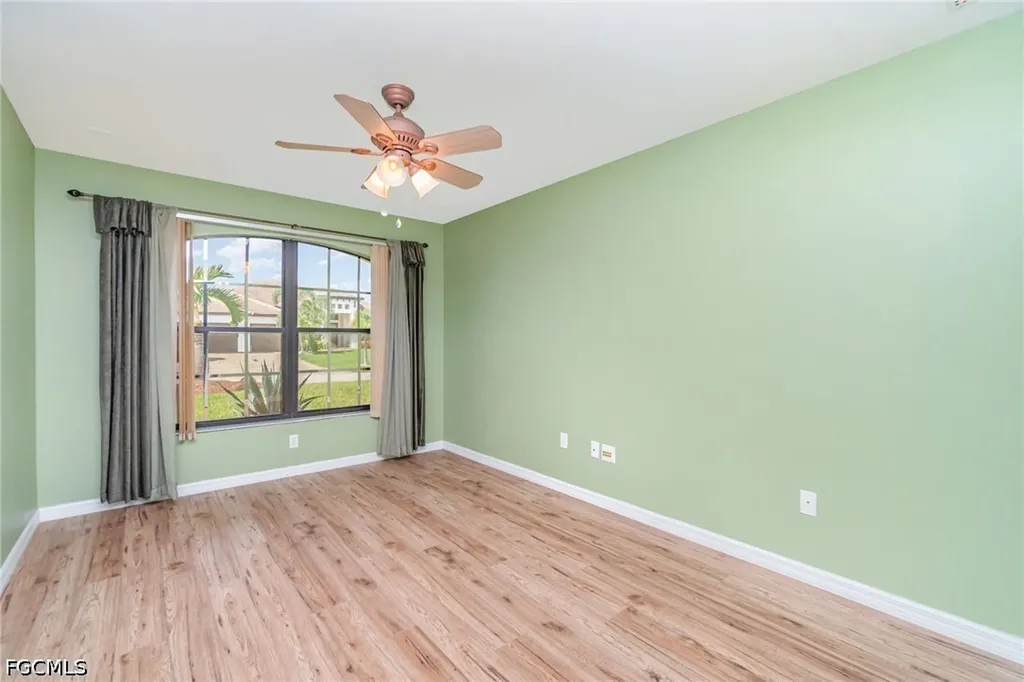 2725 SW 28th Place Cape Coral FL 33914