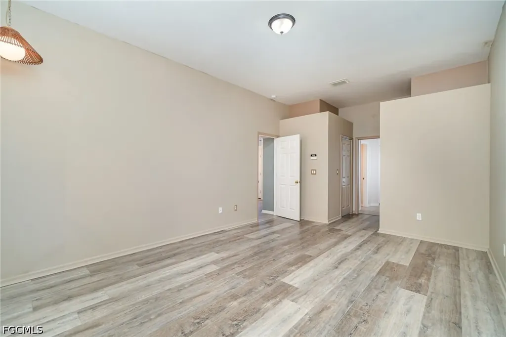 2725 SW 28th Place Cape Coral FL 33914