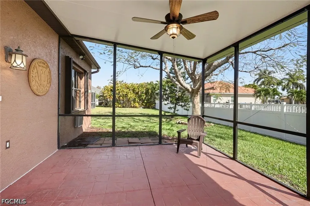 2725 SW 28th Place Cape Coral FL 33914