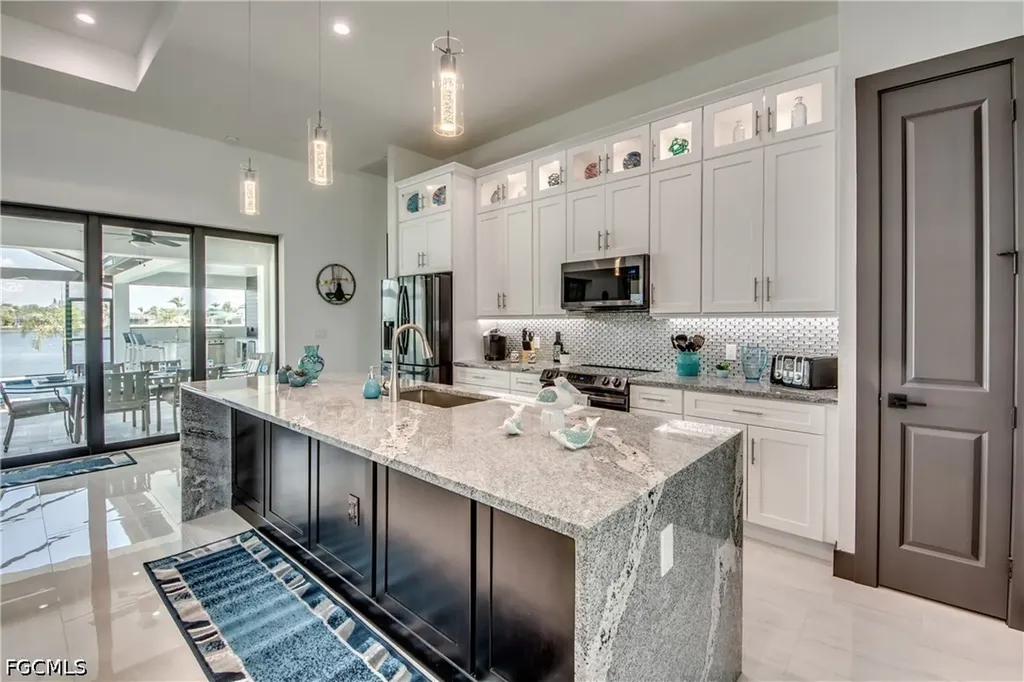 1715 SW 6th Avenue Cape Coral FL 33991