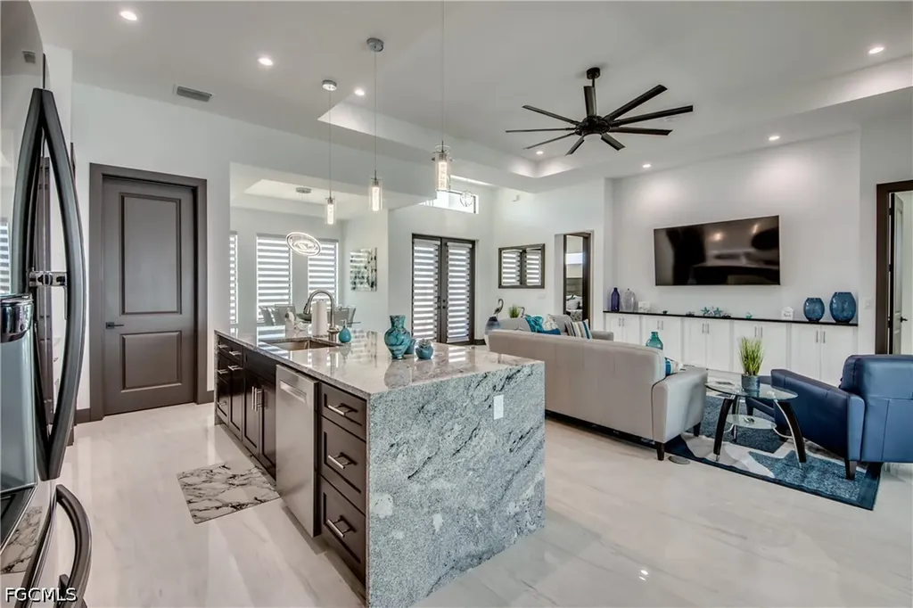 1715 SW 6th Avenue Cape Coral FL 33991