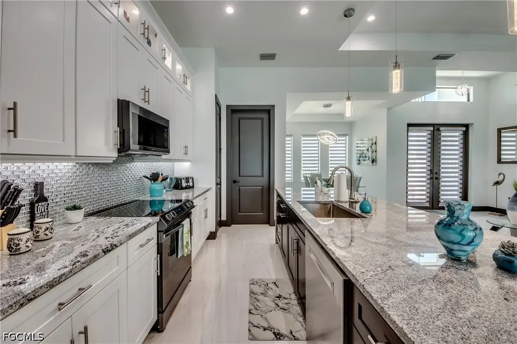 1715 SW 6th Avenue Cape Coral FL 33991