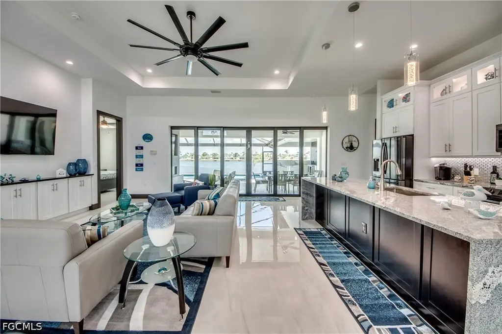 1715 SW 6th Avenue Cape Coral FL 33991