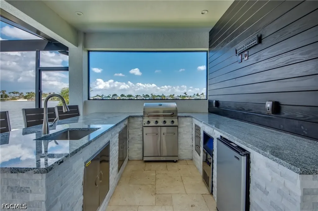 1715 SW 6th Avenue Cape Coral FL 33991