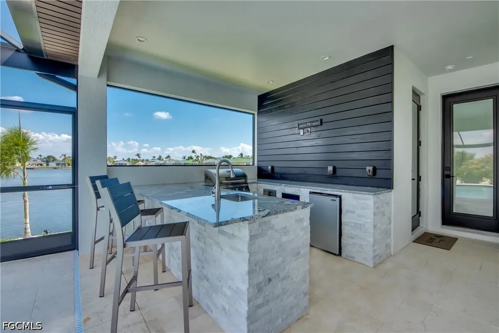 1715 SW 6th Avenue Cape Coral FL 33991