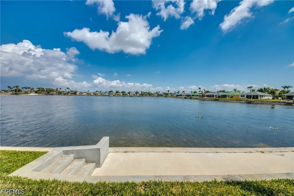 1715 SW 6th Avenue Cape Coral FL 33991