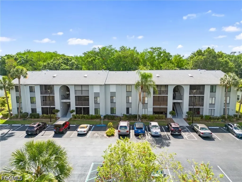 Fort Myers FL, 9540 Green Cypress Lane, Unit 10-B2