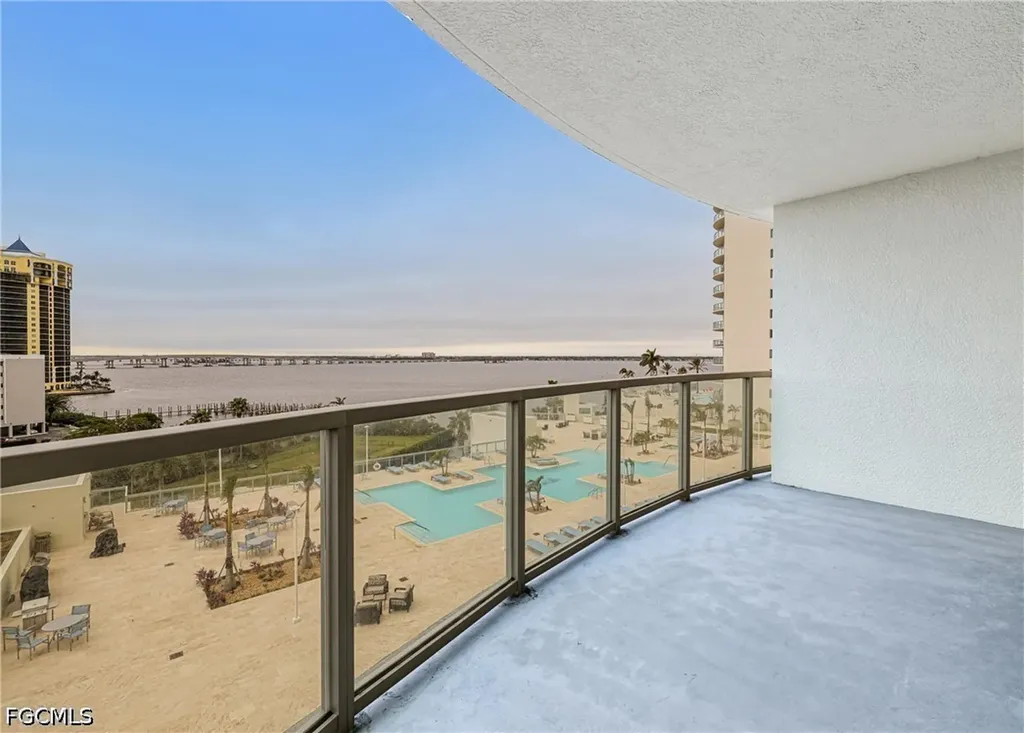 3000 Oasis Grand Boulevard Fort Myers FL 33916