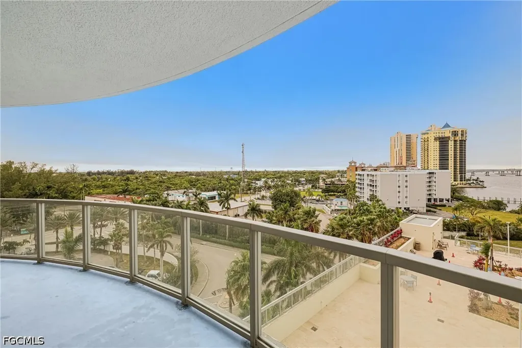 3000 Oasis Grand Boulevard Fort Myers FL 33916