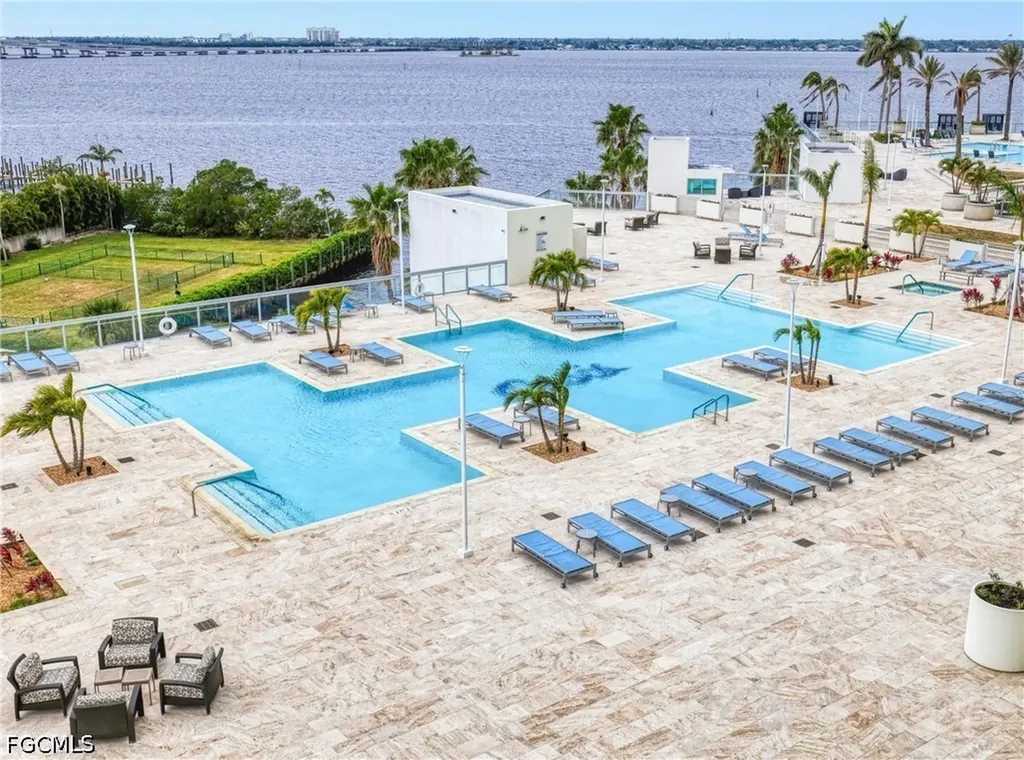 3000 Oasis Grand Boulevard Fort Myers FL 33916