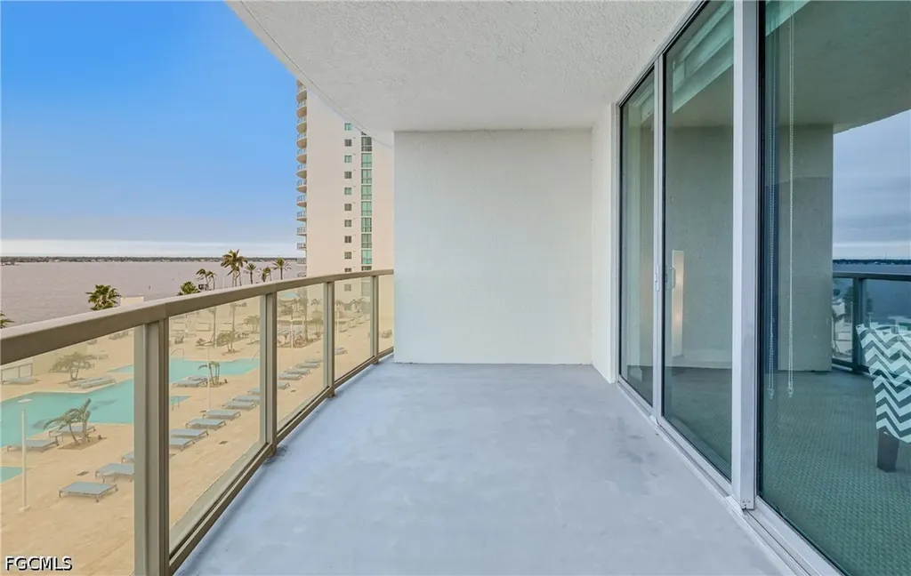 3000 Oasis Grand Boulevard Fort Myers FL 33916
