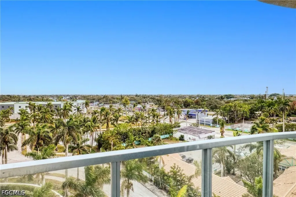 3000 Oasis Grand Boulevard Fort Myers FL 33916
