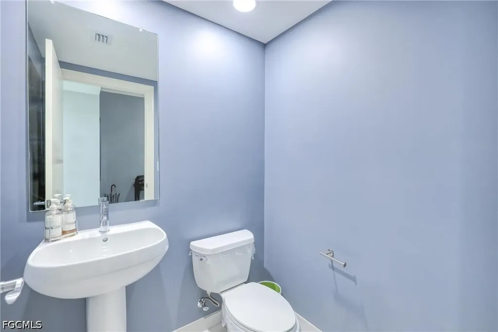 3000 Oasis Grand Boulevard Fort Myers FL 33916