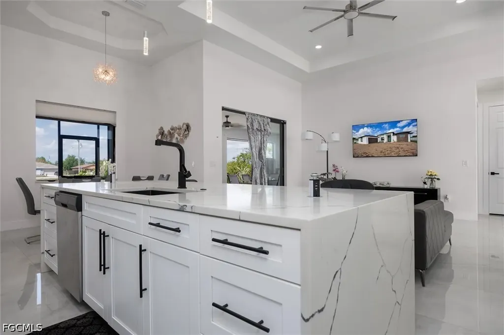 220 NE 8th Place Cape Coral FL 33909