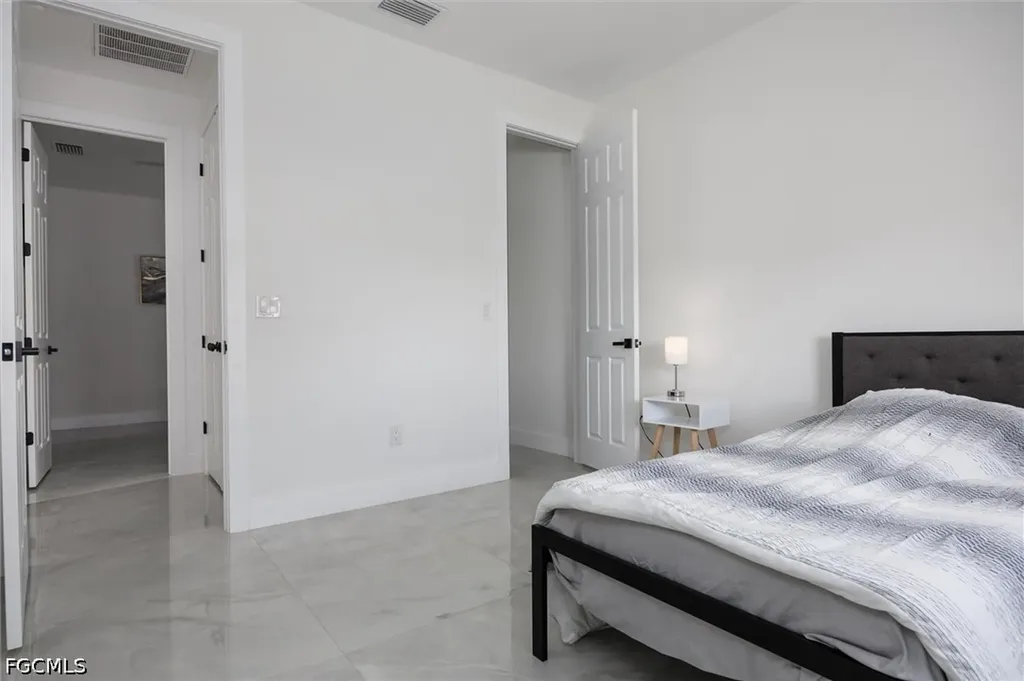 220 NE 8th Place Cape Coral FL 33909