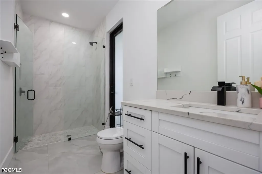 220 NE 8th Place Cape Coral FL 33909
