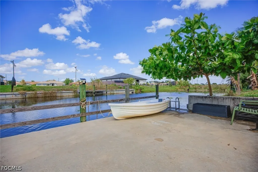 220 NE 8th Place Cape Coral FL 33909