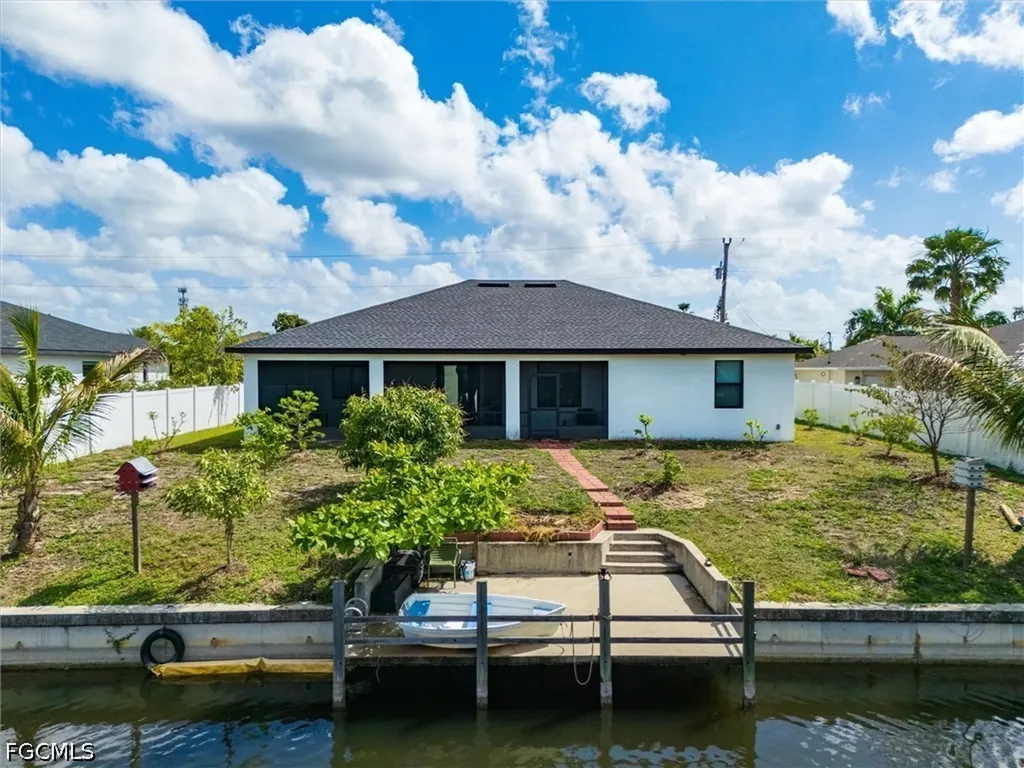 220 NE 8th Place Cape Coral FL 33909