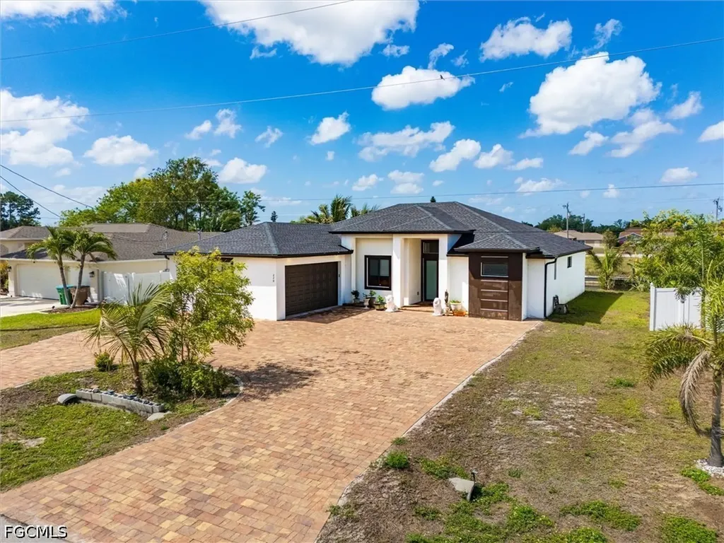 220 NE 8th Place Cape Coral FL 33909